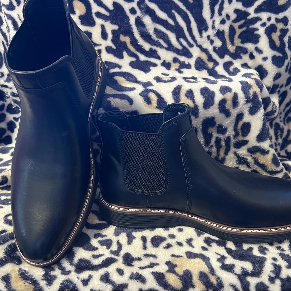 Mens size 11 Sonoma boots